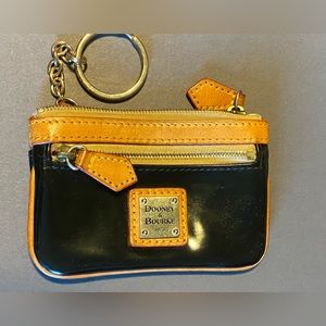 DOONEY & BOURKE BLACK Zipper wristlet